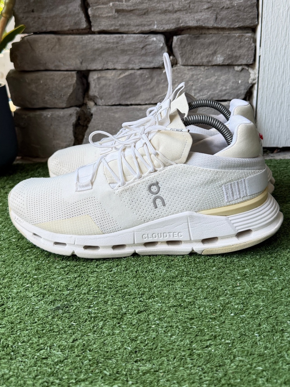 On Cloudnova Undyed White Womens Running Sneakers